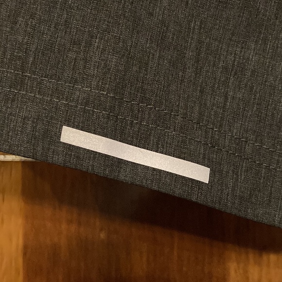 NWT Men’s Large Xersion Ventilated “Run” Shorts (ABBA) - Picture 5 of 10